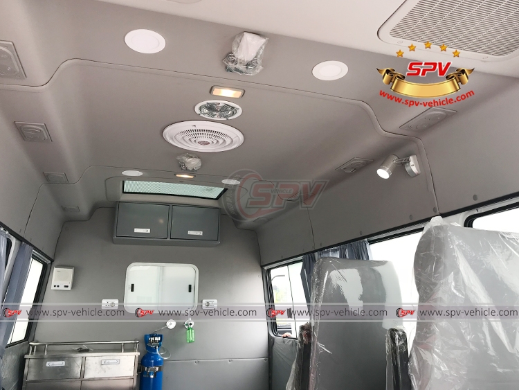 Ambulance IVECO - Inside detail 04